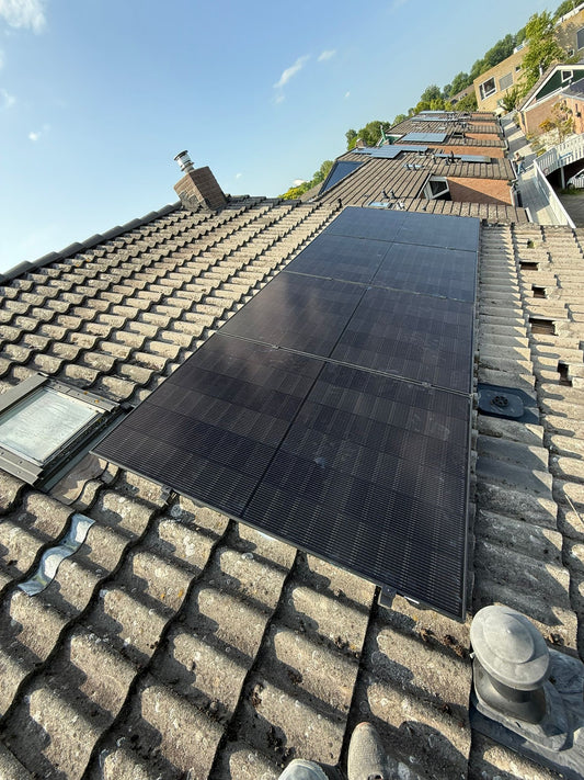 Opruiming: 11 zonnepanelen inclusief montage voor stuntprijs (€1.925)